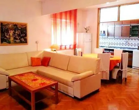 Appartement Dora *
