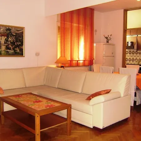 Appartement Dora *