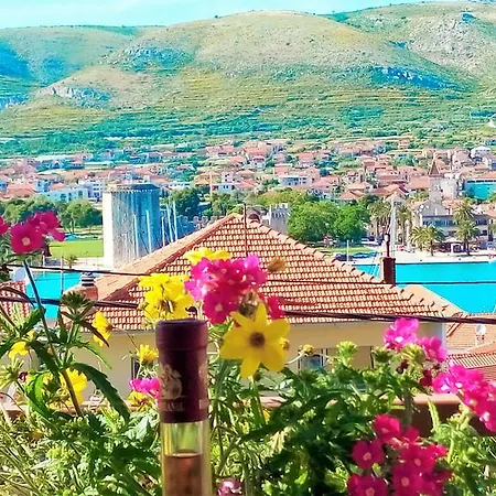 Dora Trogir